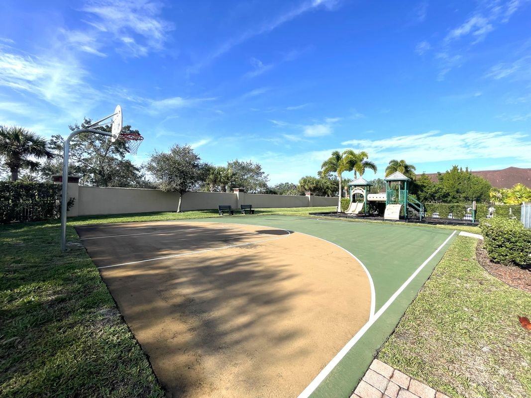 5757 Tamarac Dr - Photo 2 of 5