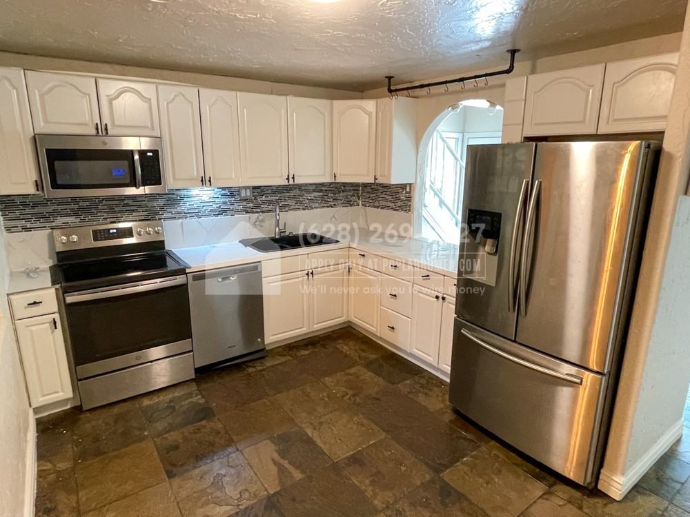 2927 S Ouray Way - Photo 3 of 35