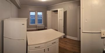 featured image of 1521 N Franklin Pl