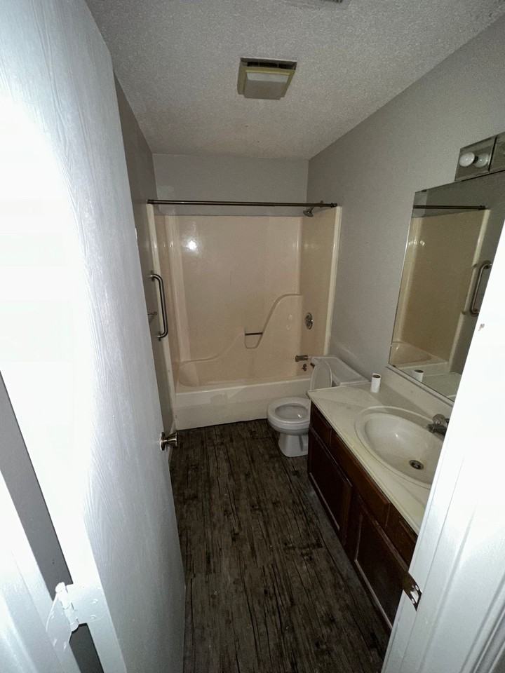 8603 NW 83rd St. - Photo 3 of 13