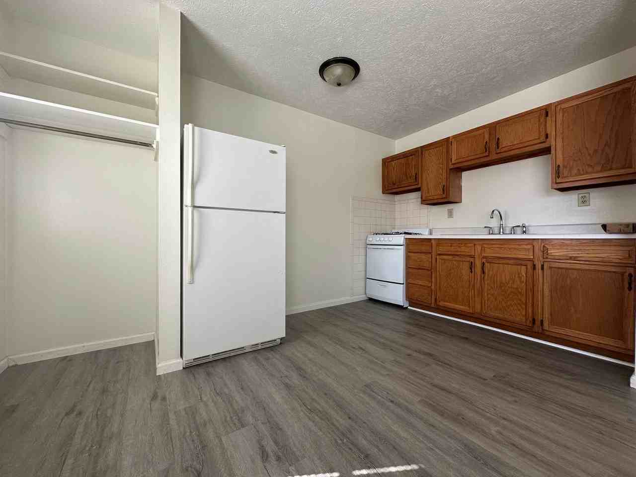 618 S. McClun St. - Photo 2 of 6