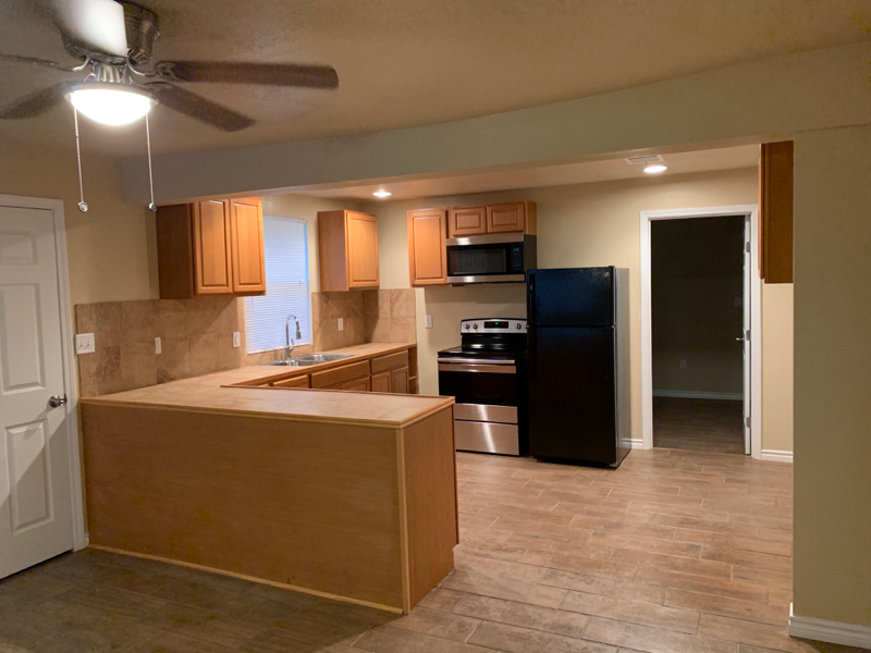 316 Drummond St - Photo 2 of 11