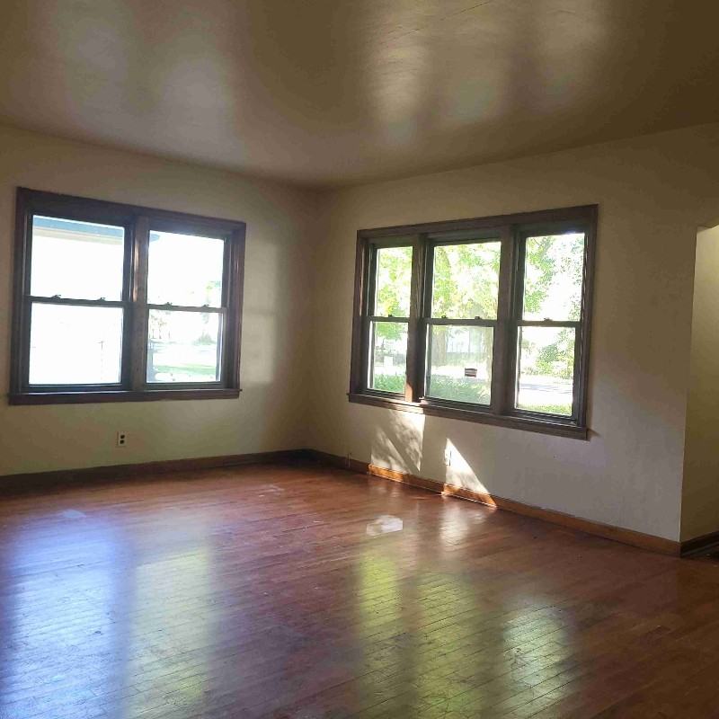 1415 Ogden Ave - Photo 3 of 9