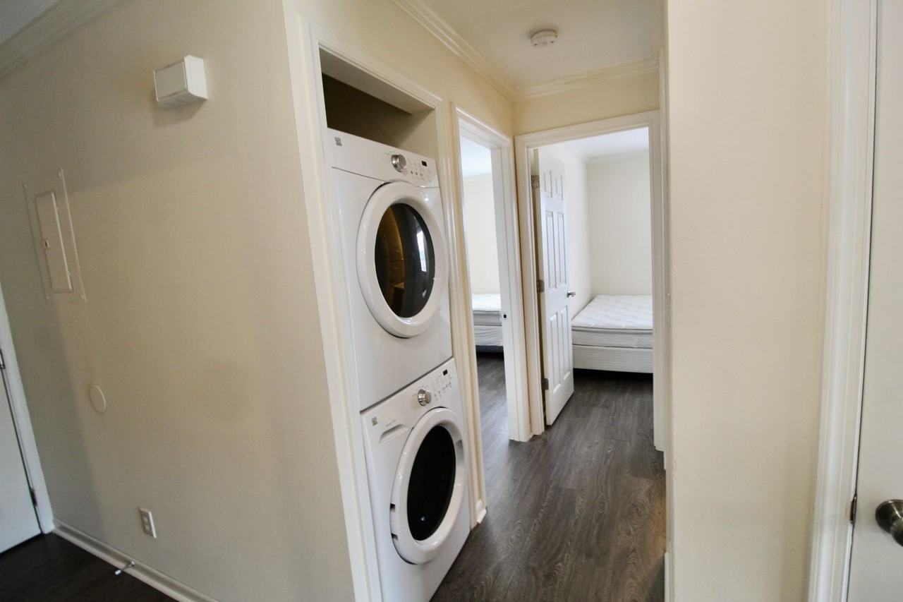 1330 Hunters Rd Apt F - Photo 3 of 22