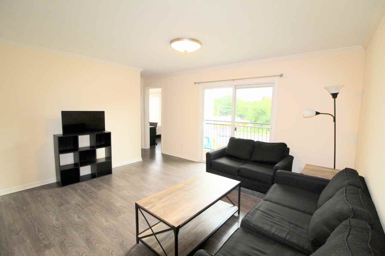 1330 Hunters Rd Apt F - Photo 6 of 22