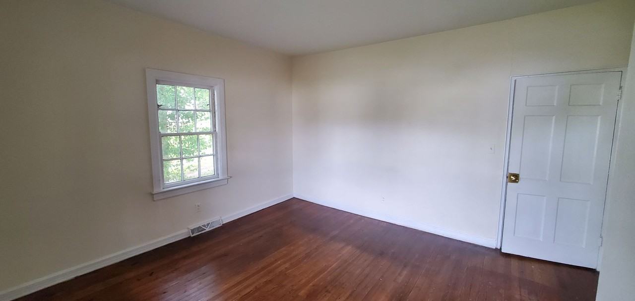 1500 Maple St - Photo 7 of 8