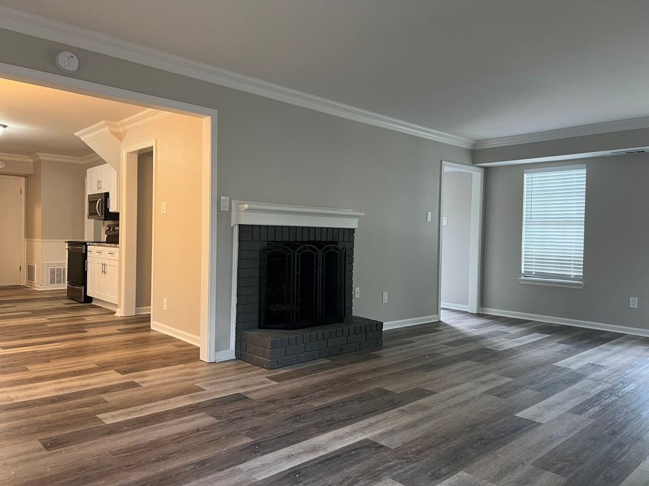 11907 Saint Charles Blvd - Photo 5 of 31