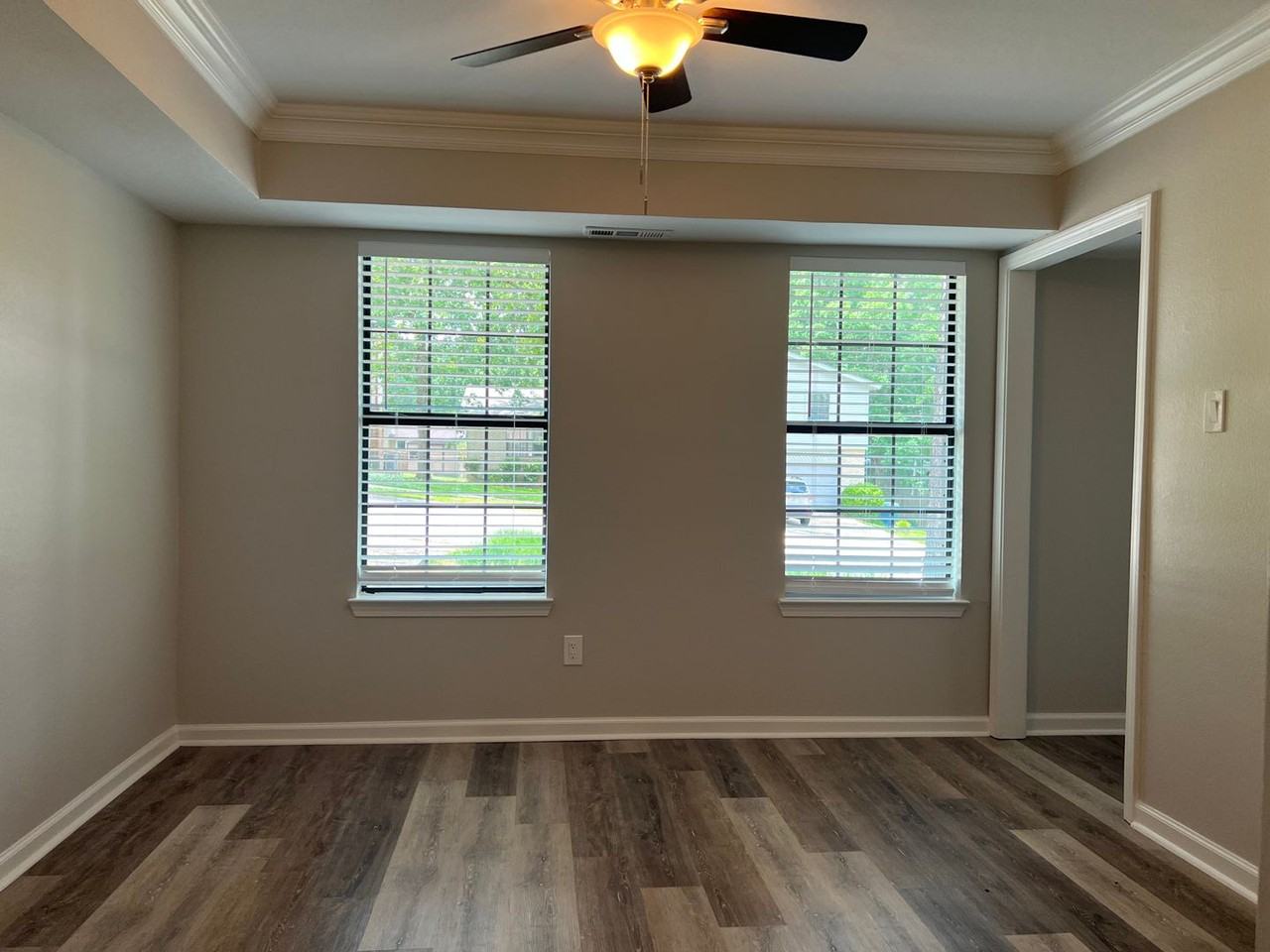 11907 Saint Charles Blvd - Photo 6 of 31