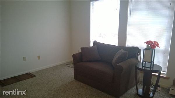 2112 S High St #H - Photo 3 of 10