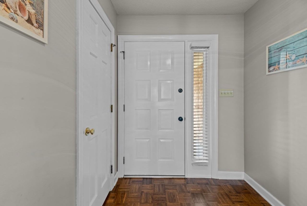 6012 Cardinal Drive - Photo 3 of 34