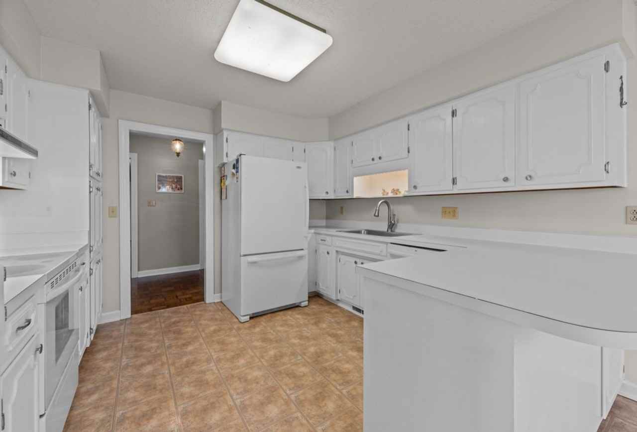 6012 Cardinal Drive - Photo 4 of 34