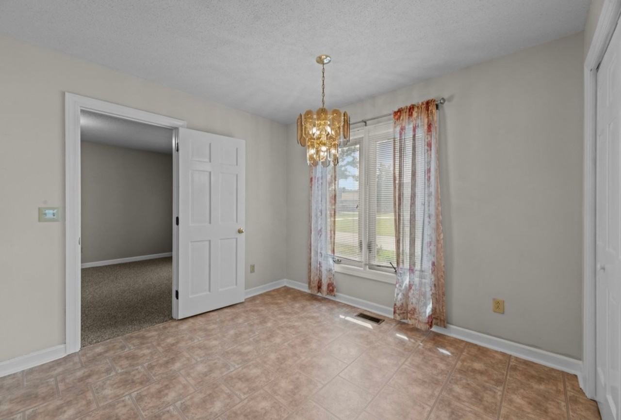 6012 Cardinal Drive - Photo 6 of 34