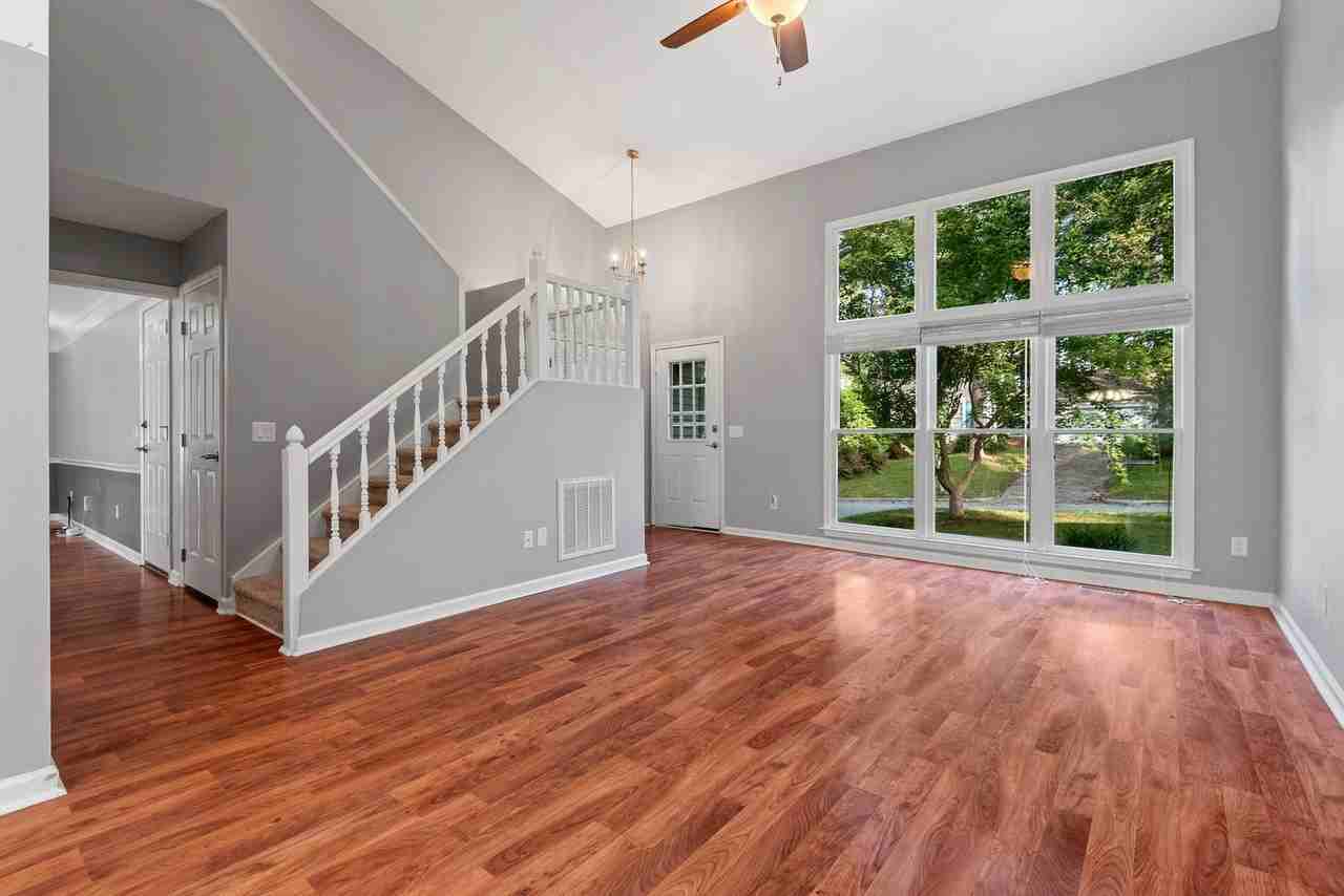 105 Mcintire Ln - Photo 3 of 26