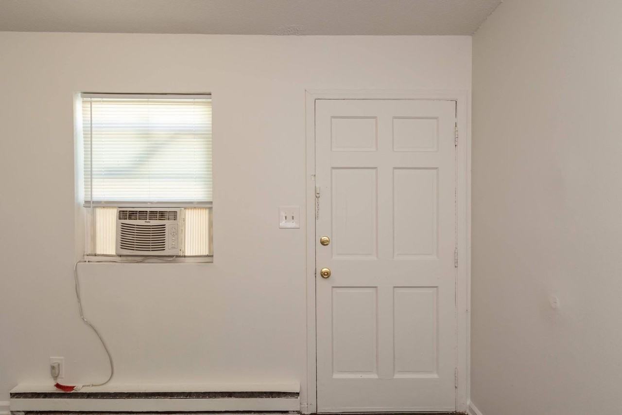 602A Barton St - Photo 6 of 13