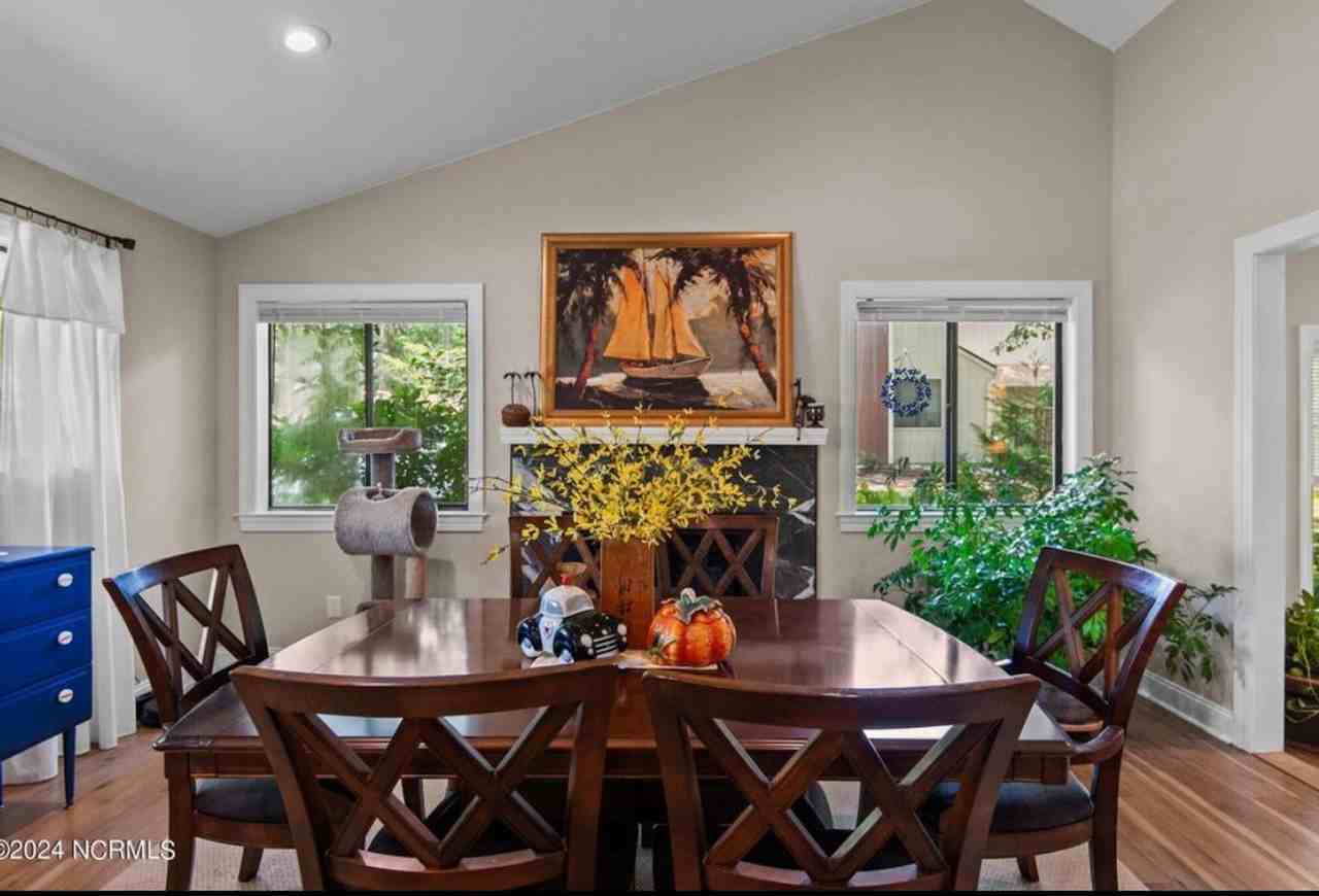 66 Quarterdeck Townes - Photo 5 of 28