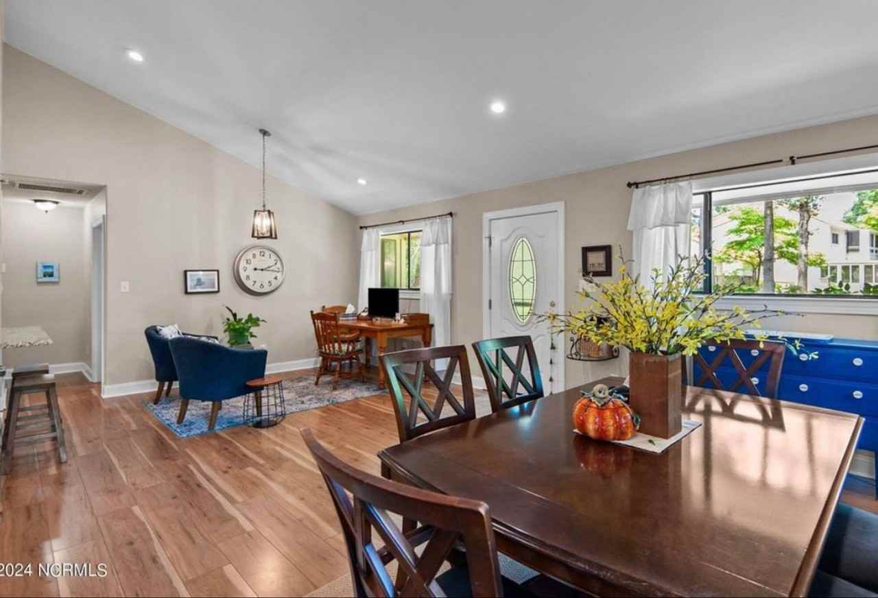 66 Quarterdeck Townes - Photo 7 of 28