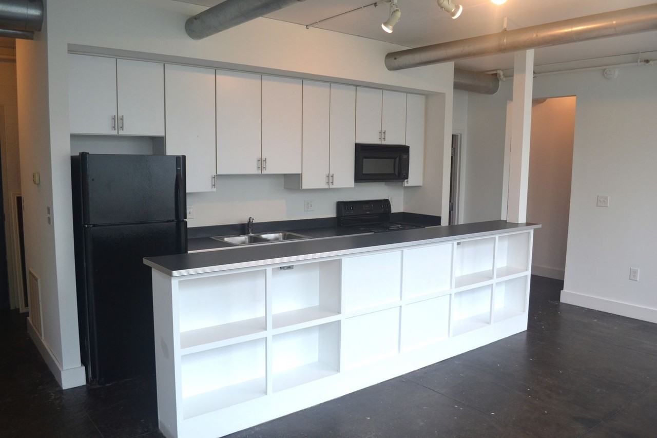 1605 Gordon Avenue - Photo 3 of 17