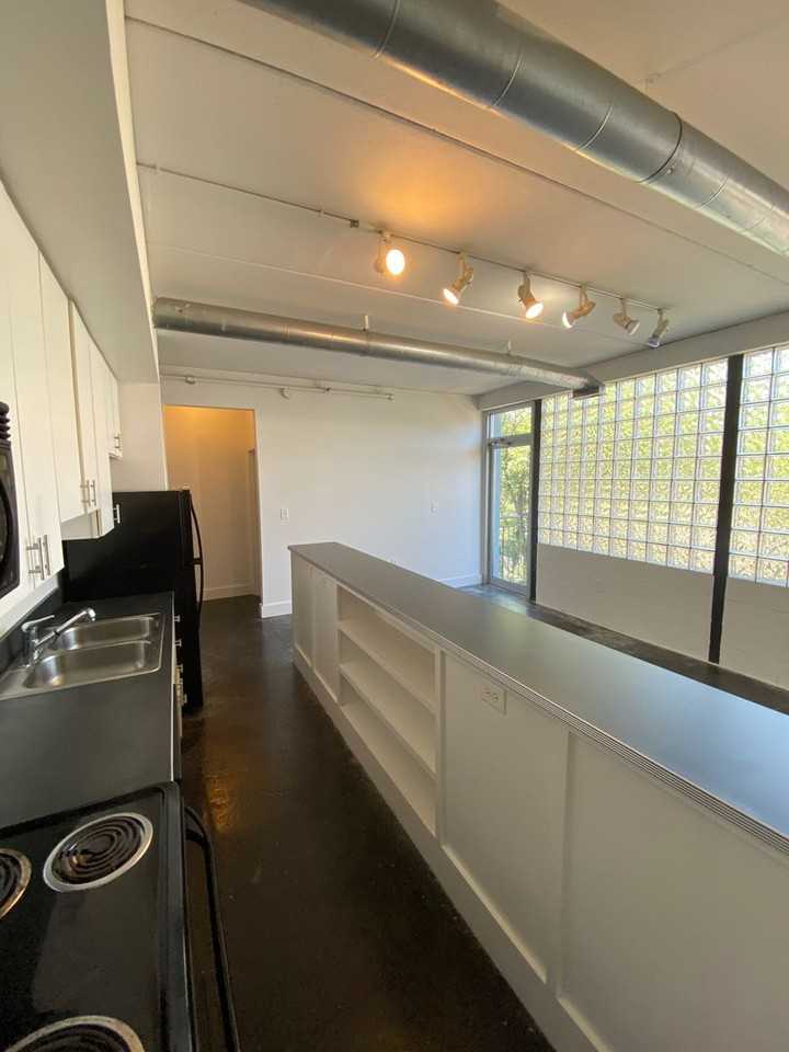 1605 Gordon Avenue - Photo 5 of 17