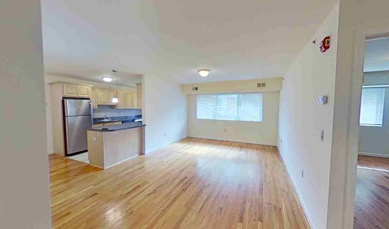 7 Rutgers Ct #B4 - Photo 6 of 12