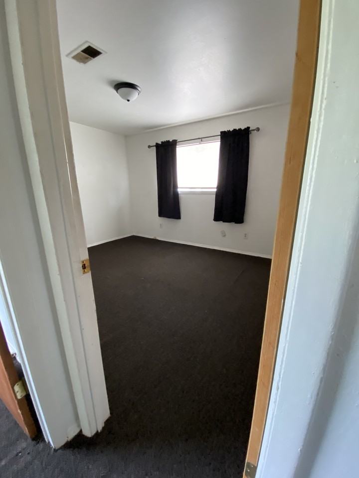 206 Robertson St Apt B #NA - Photo 6 of 8