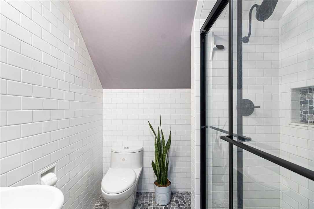 28 Enfield Ave #NA - Photo 3 of 19