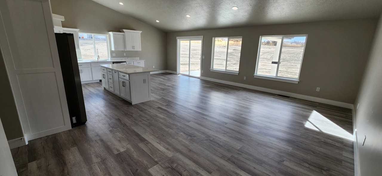 179 Spring Creek Pkwy #NA - Photo 2 of 6