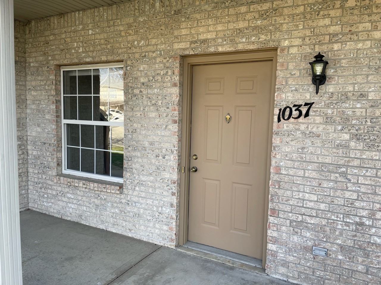 1035 Jill Ct #1035 - Photo 3 of 26
