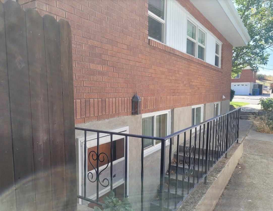 1352 Jane St #B - Photo 2 of 11