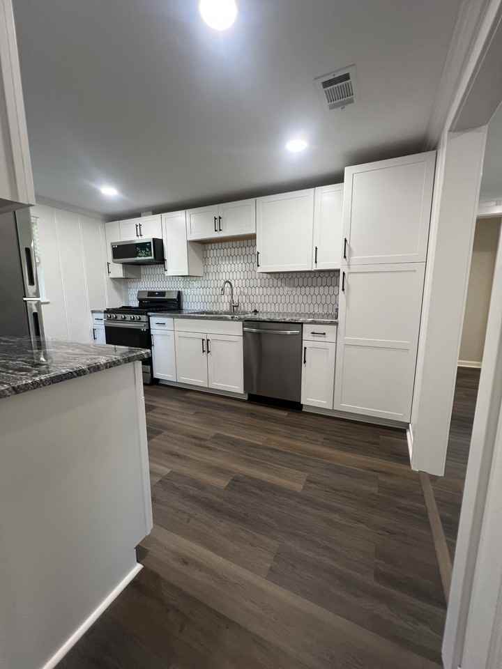708 E Leonard St #NA - Photo 6 of 15