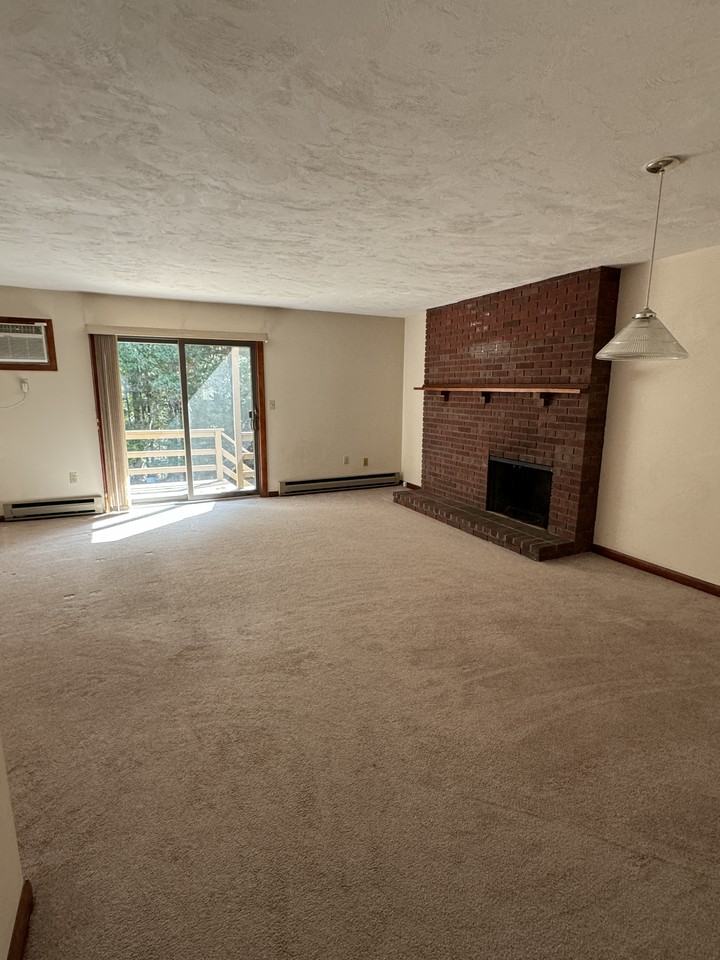 143 Highwood Dr #143 - Photo 2 of 21