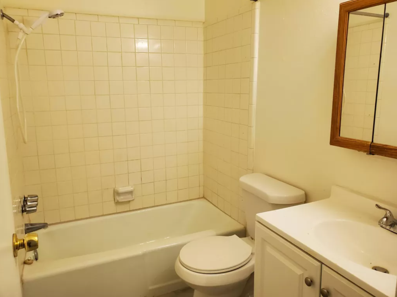1818 South Rosemont Avenue - Photo 2 of 6