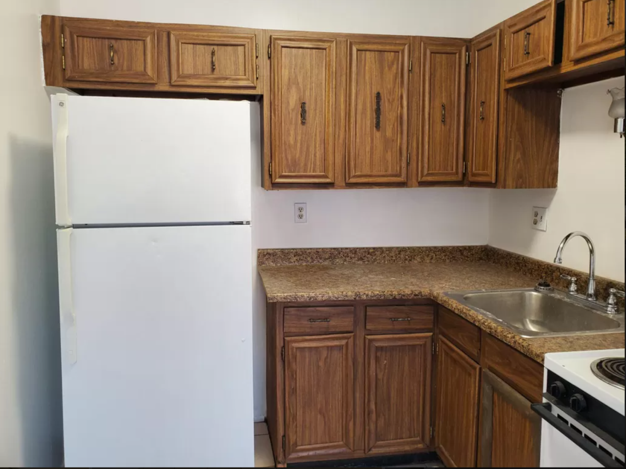 1818 South Rosemont Avenue - Photo 3 of 6