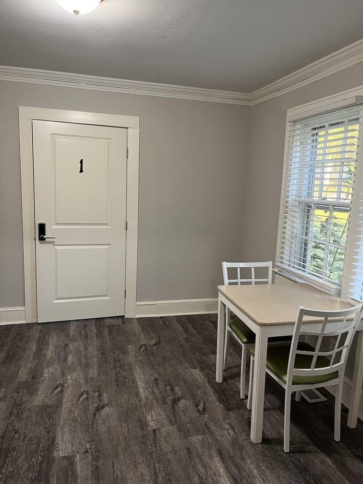 Forest Ave - Photo 4 of 16