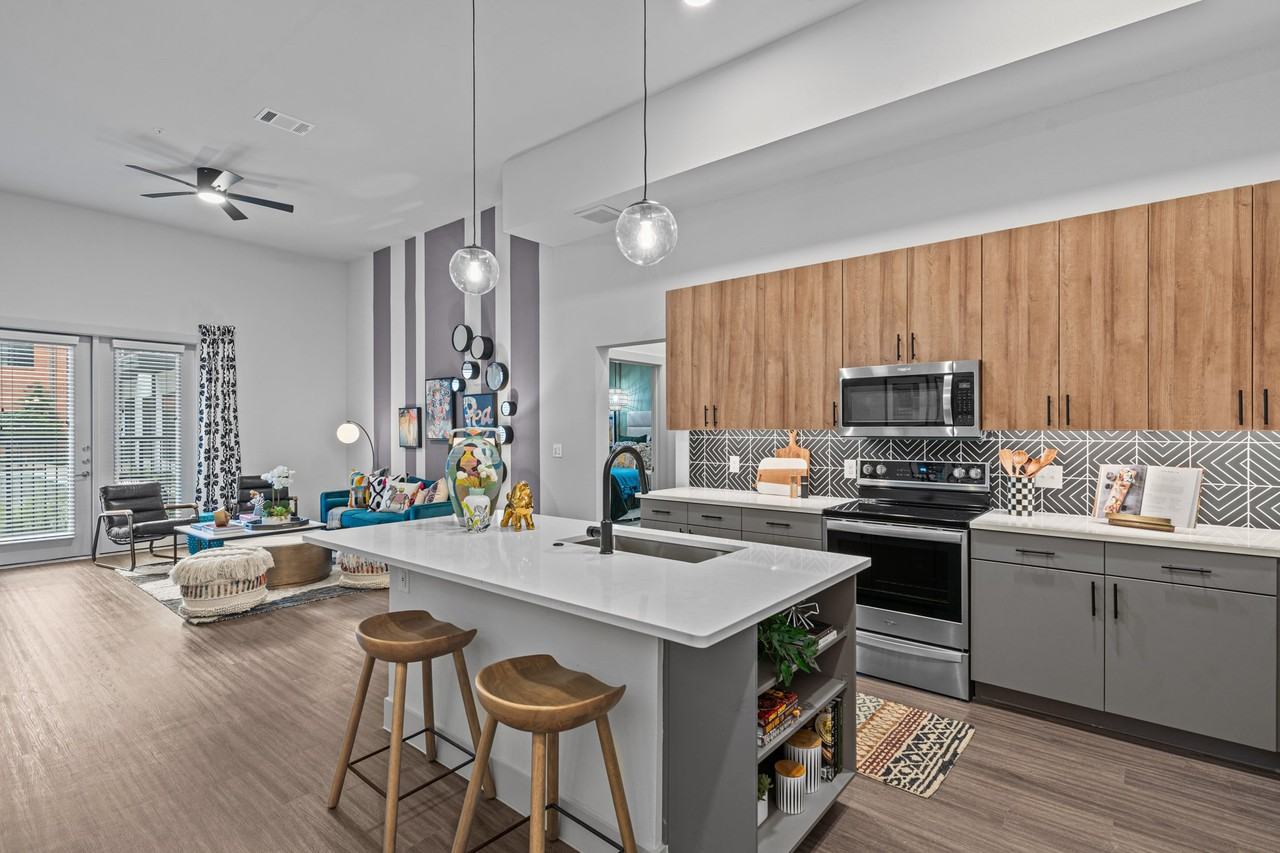 Garnett St & W St Elmo Rd #231 - Photo 5 of 13