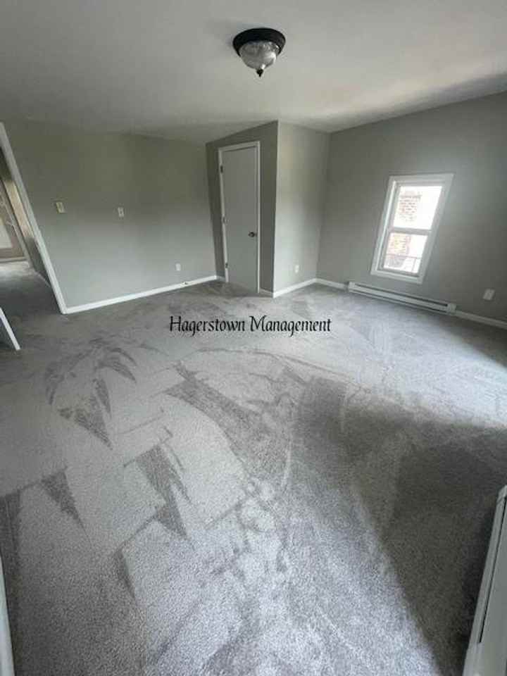 203 West Side Ave - Photo 3 of 8