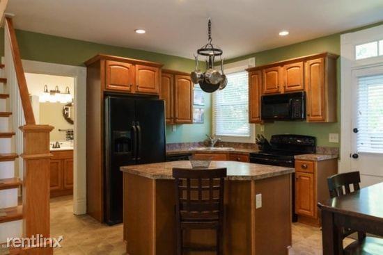 825 Mulberry St - Photo 3 of 13