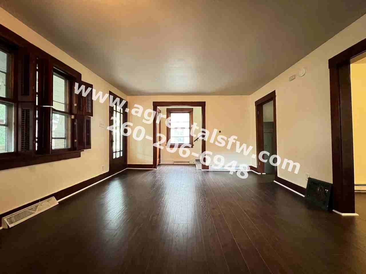 2126 Thompson Ave - Photo 3 of 15