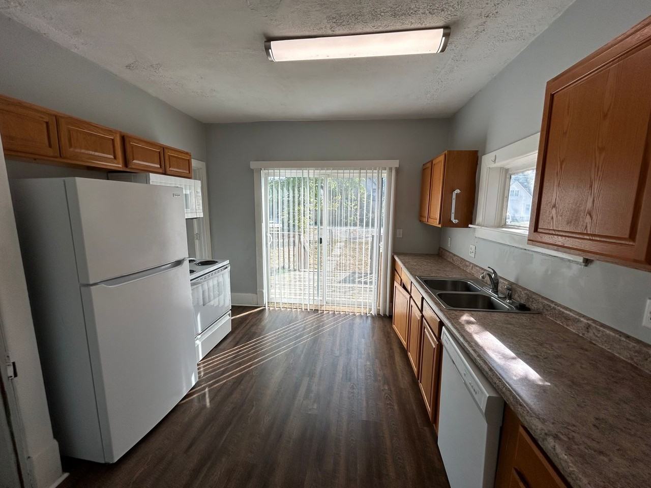 3053 T St - Photo 2 of 19