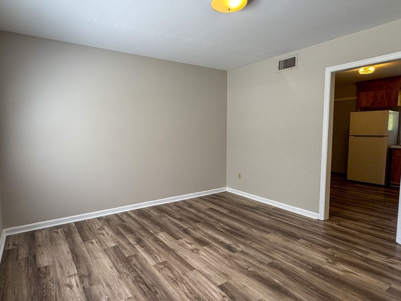 5342 Jovern Dr - Photo 3 of 19