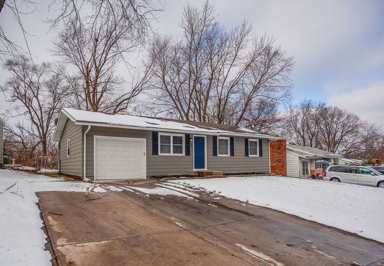 7300 Ne 51st St - Photo 3 of 12