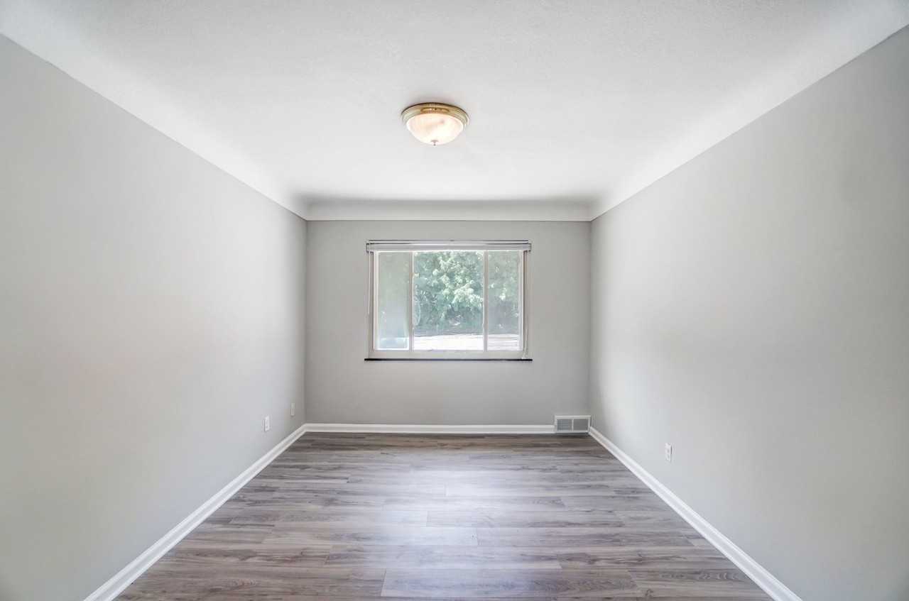 1133 N. Byrne Road Unit B (MAIN) - Photo 3 of 32