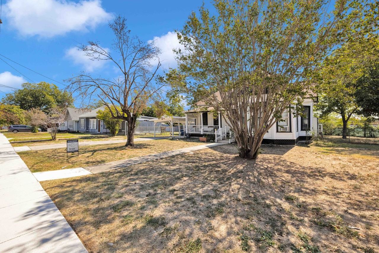 3246 W. Ashby Pl - Photo 2 of 39