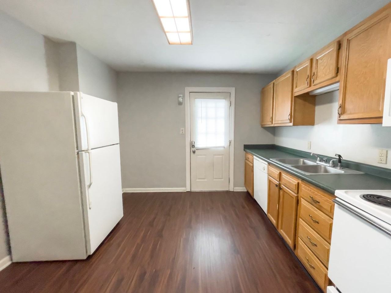 811-813 W University Ave - Photo 6 of 21