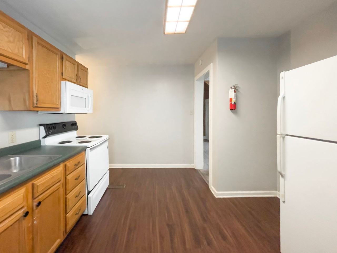 811-813 W University Ave - Photo 7 of 21
