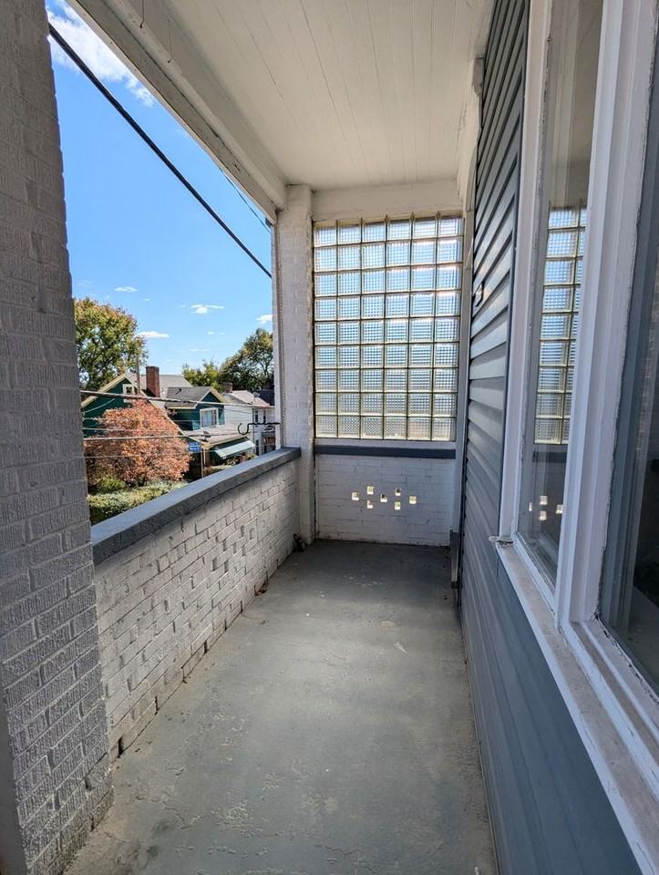 1729 Warren St - Photo 2 of 24