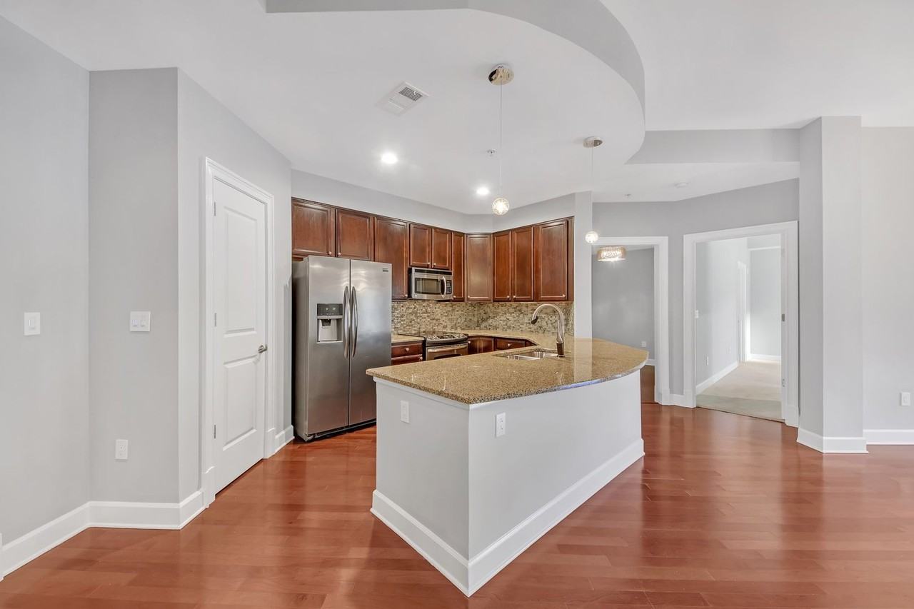 200 River Vista Dr - Photo 3 of 39