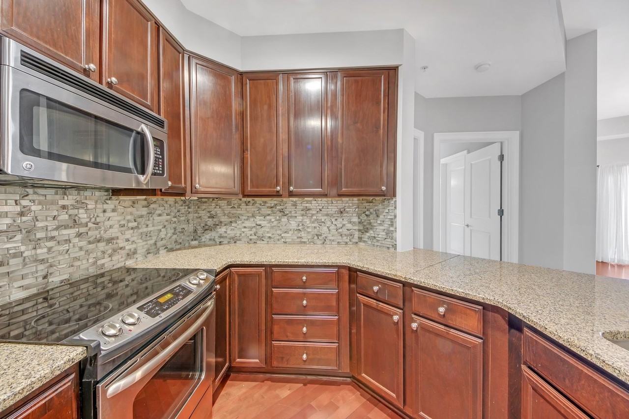 200 River Vista Dr - Photo 4 of 39