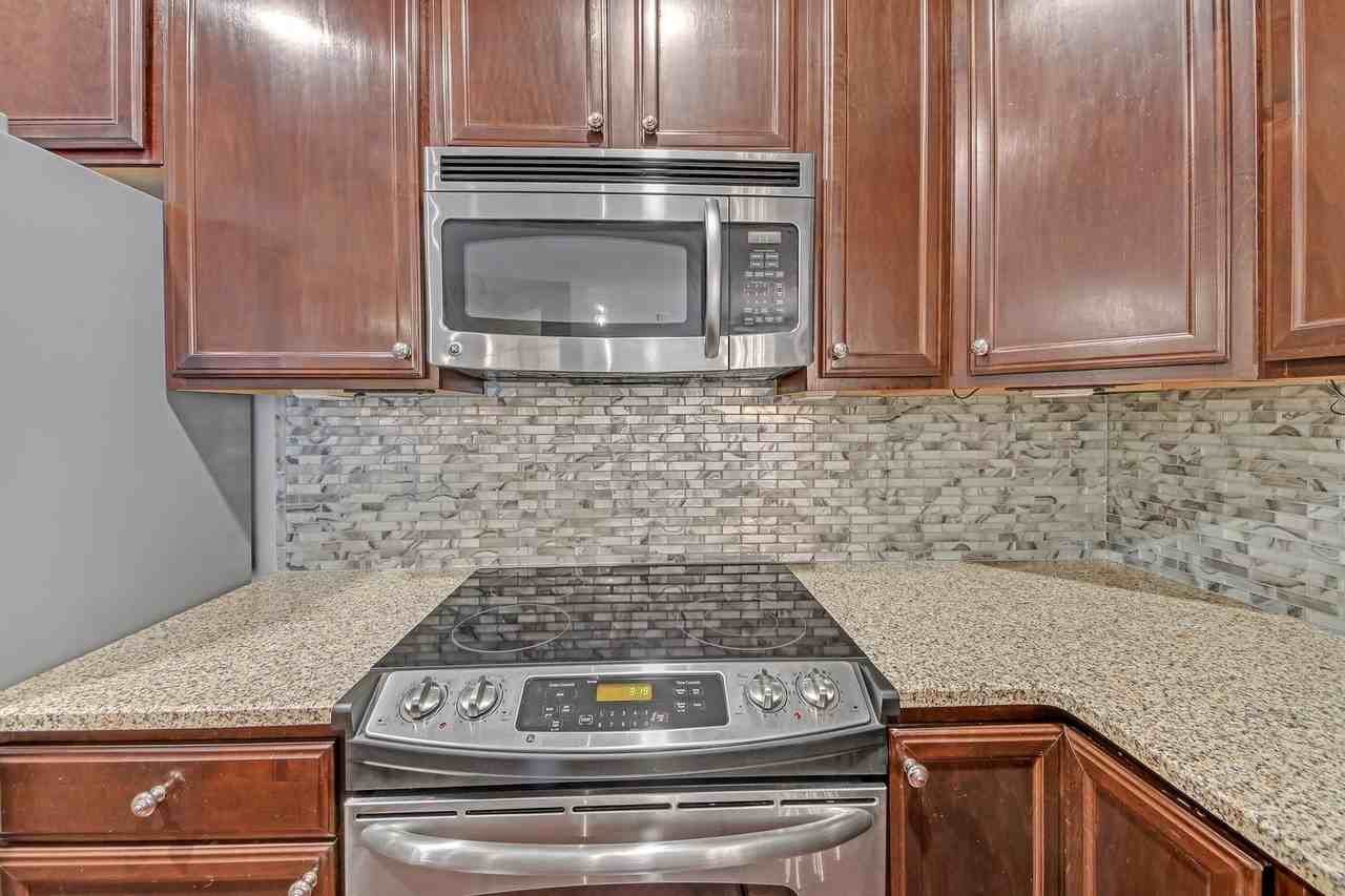 200 River Vista Dr - Photo 5 of 39