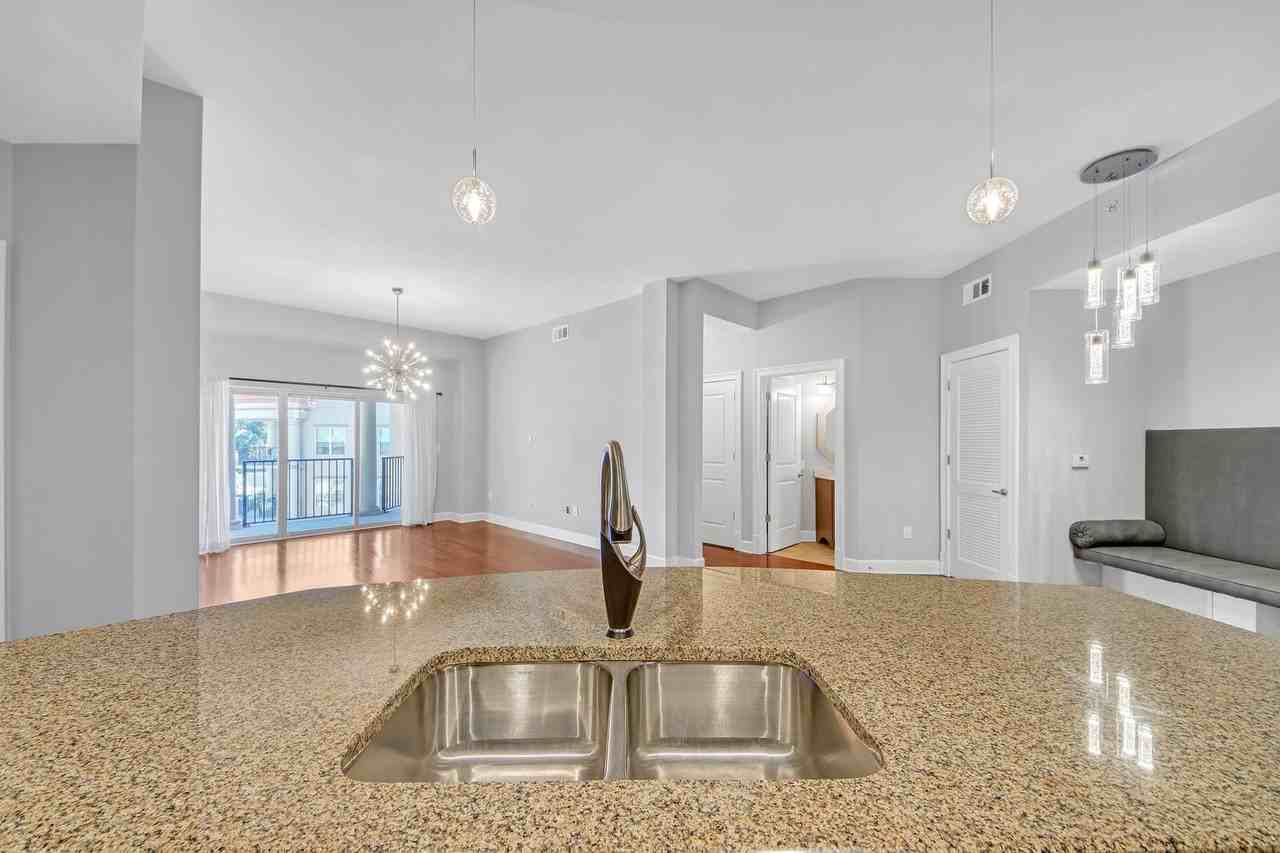 200 River Vista Dr - Photo 7 of 39