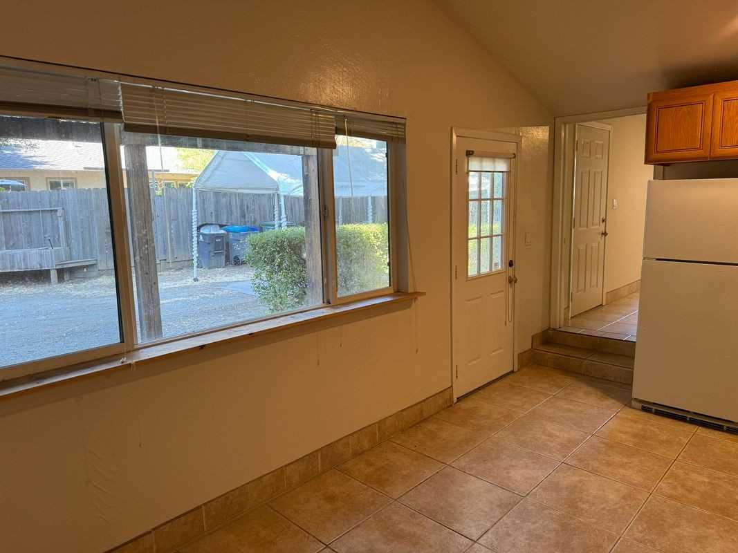 519B Hope St - Photo 3 of 10